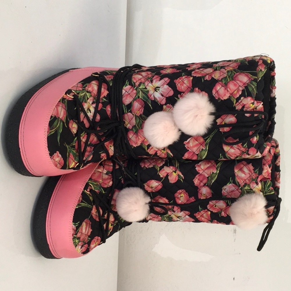 Dolce & Gabbana moon boots